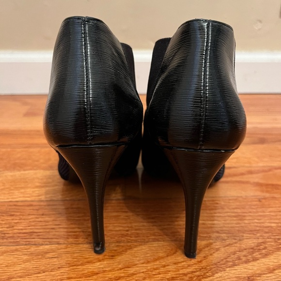 Nine West black suede/leather bootie Size 8 - Picture 4 of 6